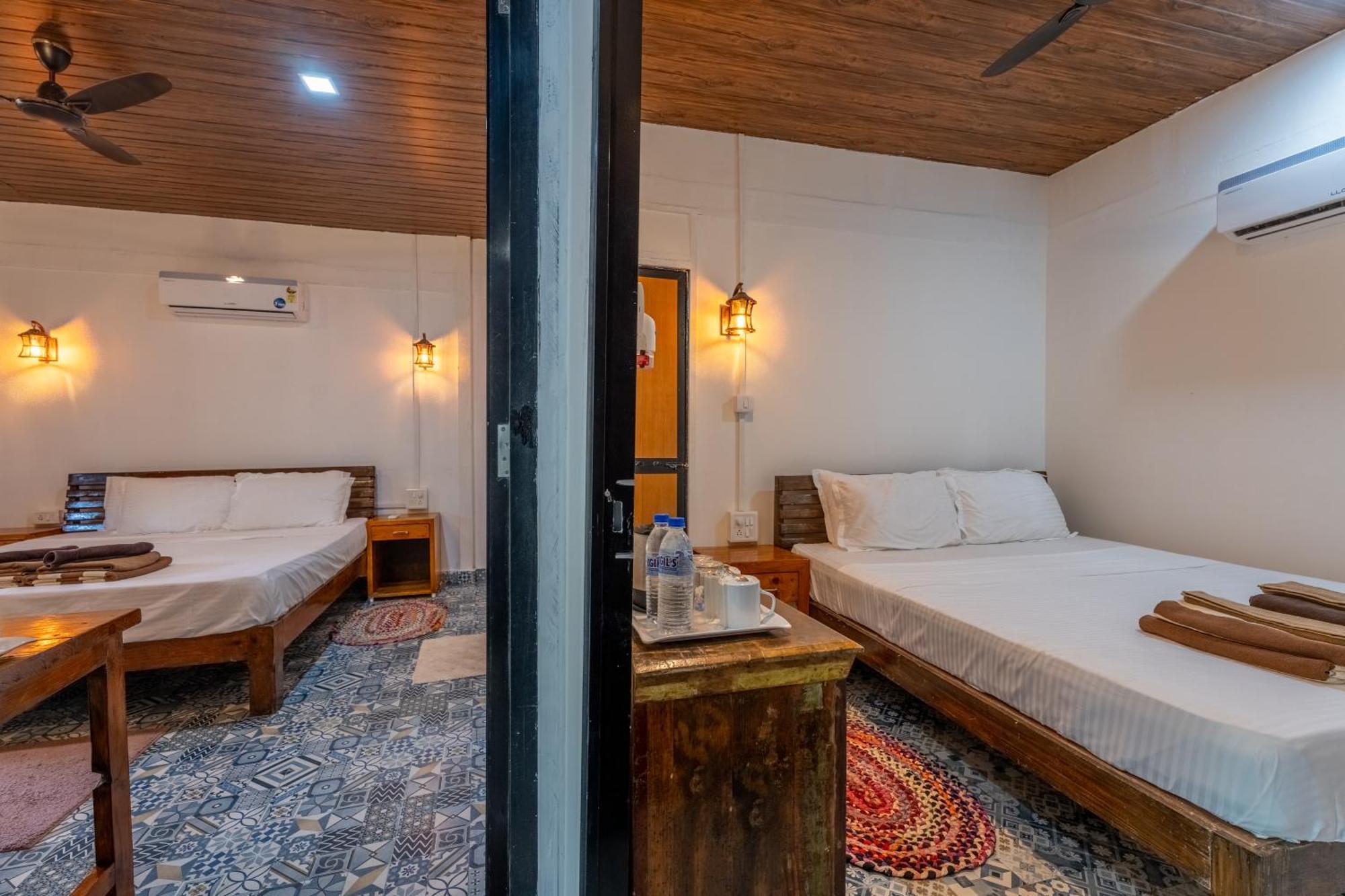 Hotel Simrose à Agonda Extérieur photo